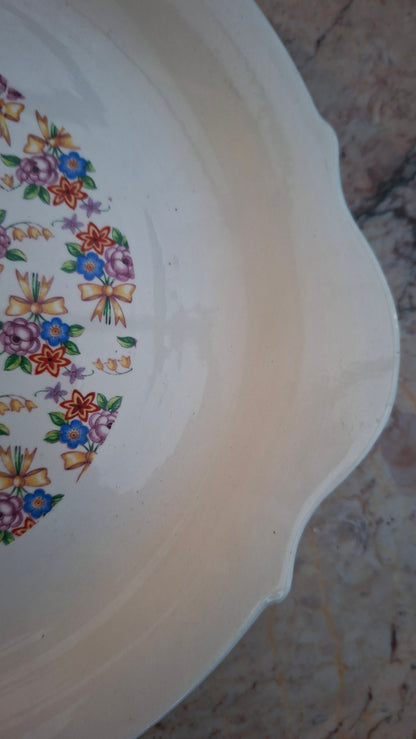 Plat rond en porcelaine