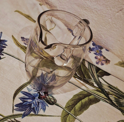 Pichet en cristal à motifs gravés