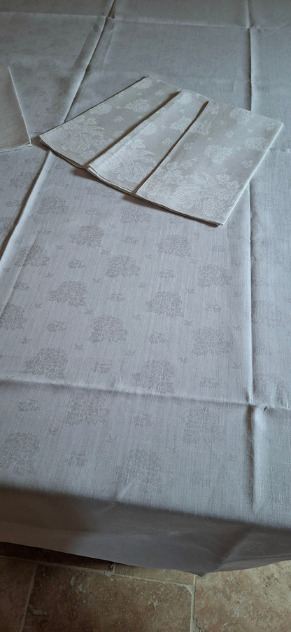 Grande Nappe Blanche ancienne damassée en lin – Linge de table ancien, décor de mûres  XXᵉ siècle