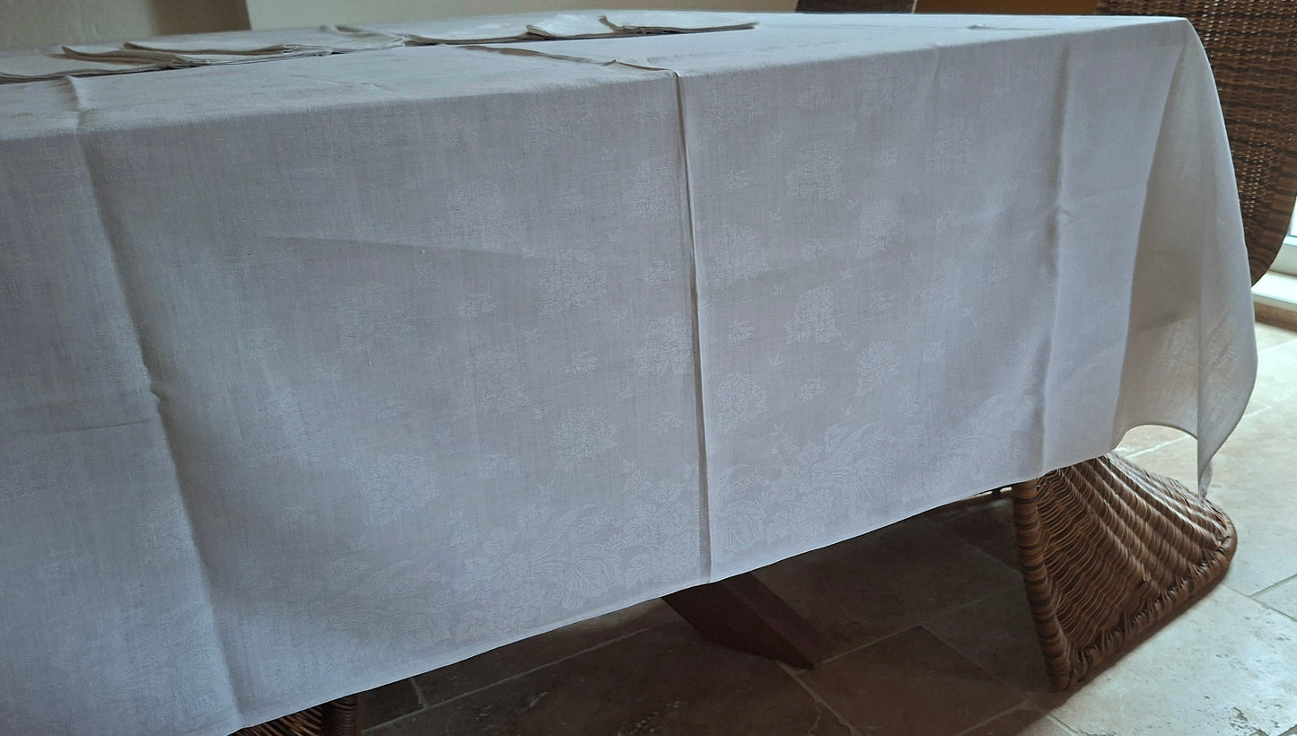 Grande Nappe Blanche ancienne damassée en lin – Linge de table ancien, décor de mûres  XXᵉ siècle