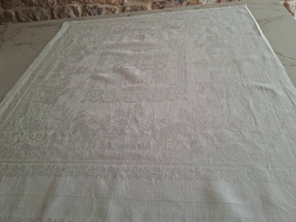Chemin de table en lin ancien damassé – Décor chasse à courre – Linge ancien Belle Époque 140 x 71 cm