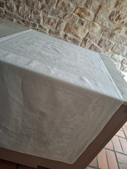 Chemin de table en lin ancien damassé – Décor chasse à courre – Linge ancien Belle Époque 140 x 71 cm