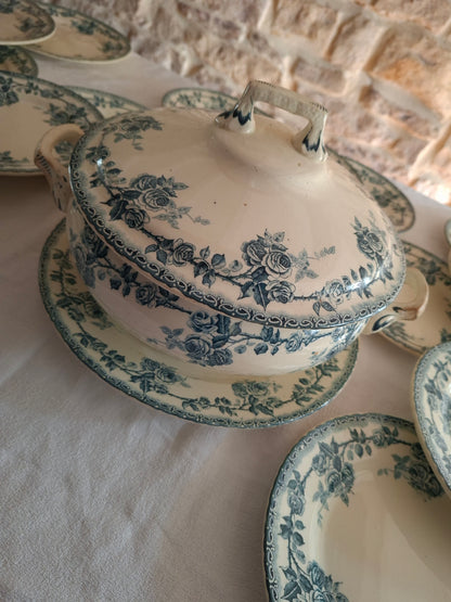 Soupière ancienne en terre de fer de la Manufacture de Choisy-le-Roi – modèle « Paris ».