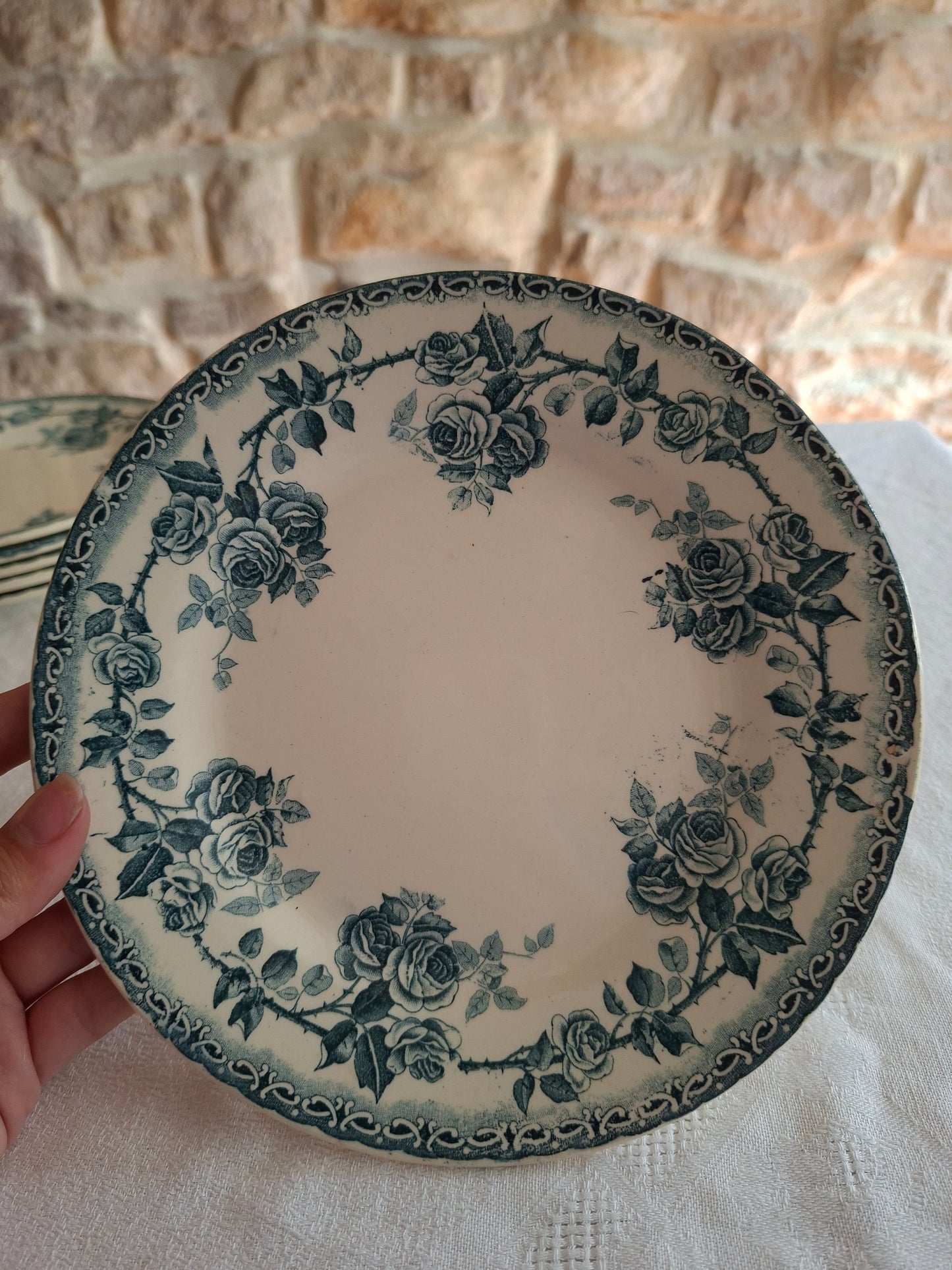 6 Assiettes à dessert en terre de fer Choisy-le-Roi modèle " Paris"