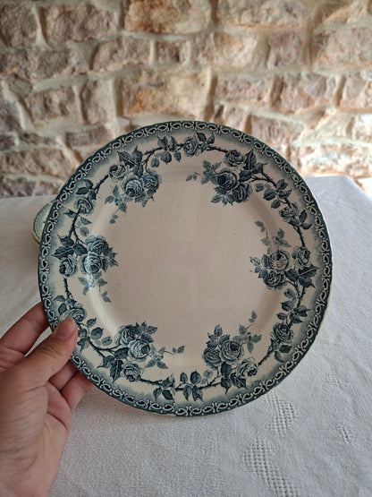 6 assiettes plates en terre de fer de la Manufacture de Choisy-le-Roi – modèle « Paris ». (2)