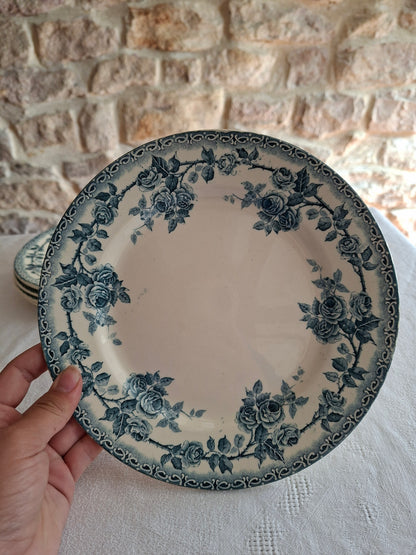 6 assiettes plates en terre de fer de la Manufacture de Choisy-le-Roi – modèle « Paris ». (2)