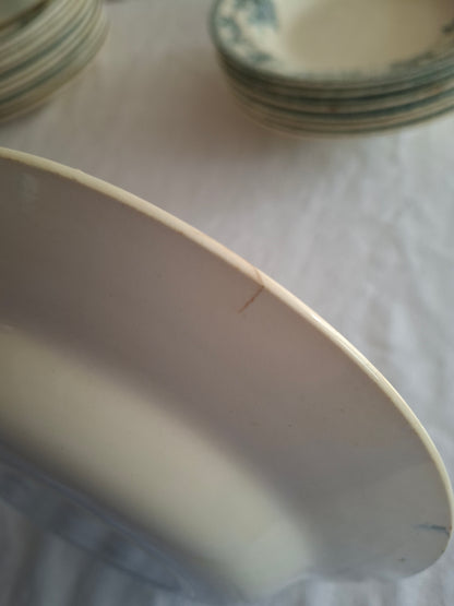 8 assiettes creuses en terre de fer de la Manufacture de Choisy-le-Roi – modèle « Paris ».