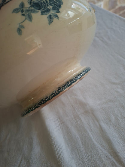 Soupière ancienne en terre de fer de la Manufacture de Choisy-le-Roi – modèle « Paris ».