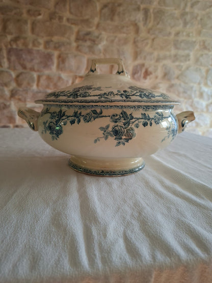 Soupière ancienne en terre de fer de la Manufacture de Choisy-le-Roi – modèle « Paris ».