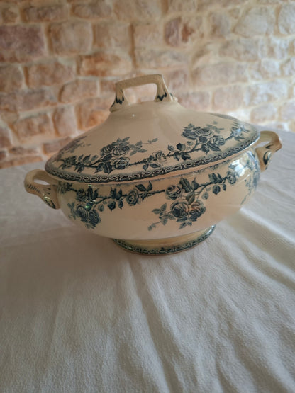 Soupière ancienne en terre de fer de la Manufacture de Choisy-le-Roi – modèle « Paris ».