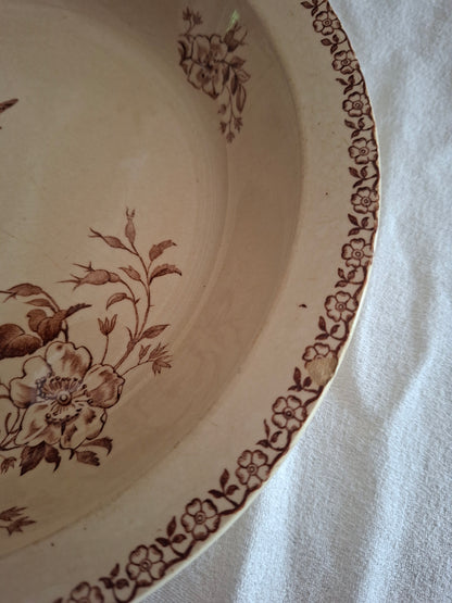 Plat rond creux de la Manufacture de Gien – Modèle Mai