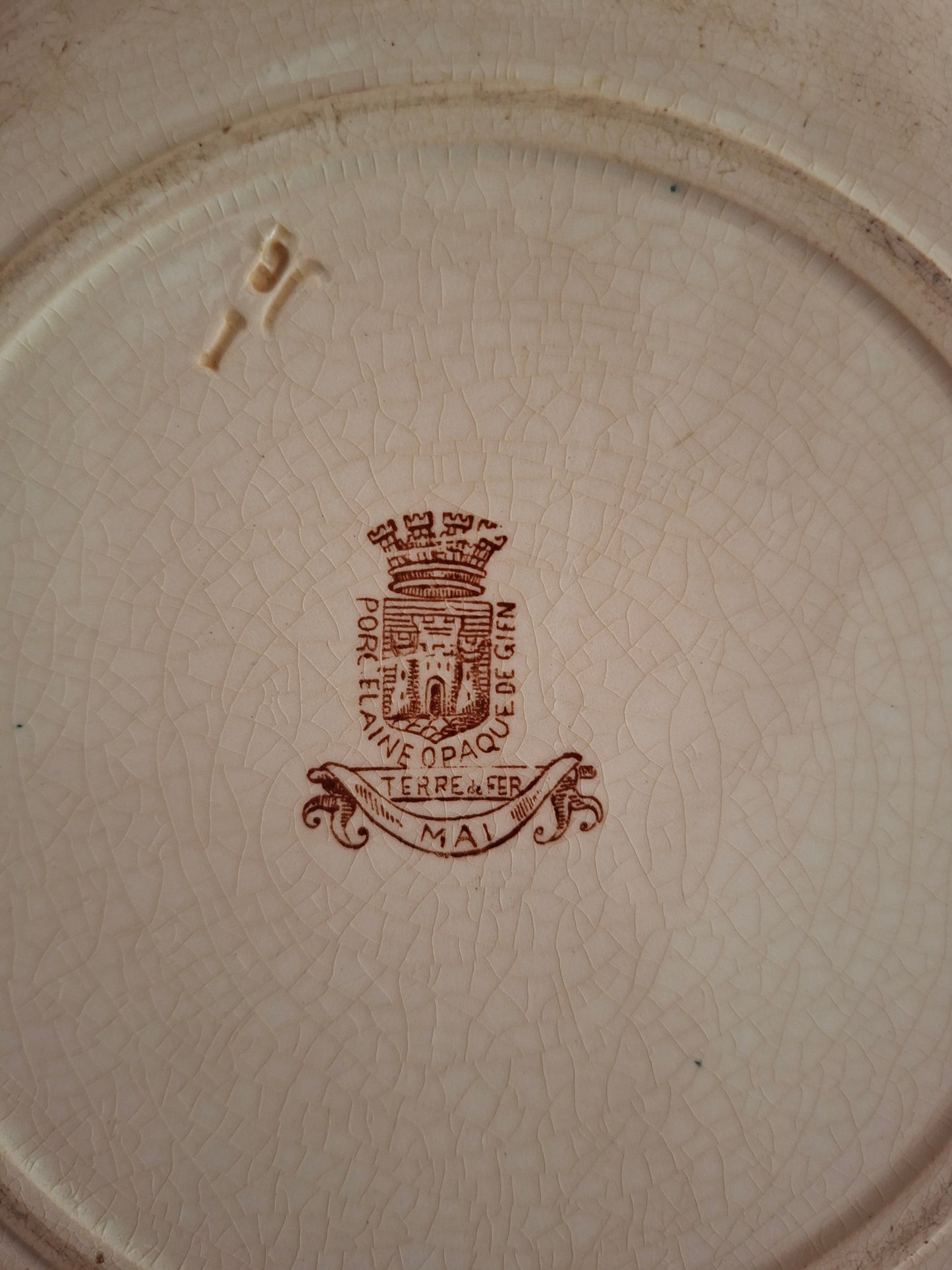 Plat rond creux de la Manufacture de Gien – Modèle Mai