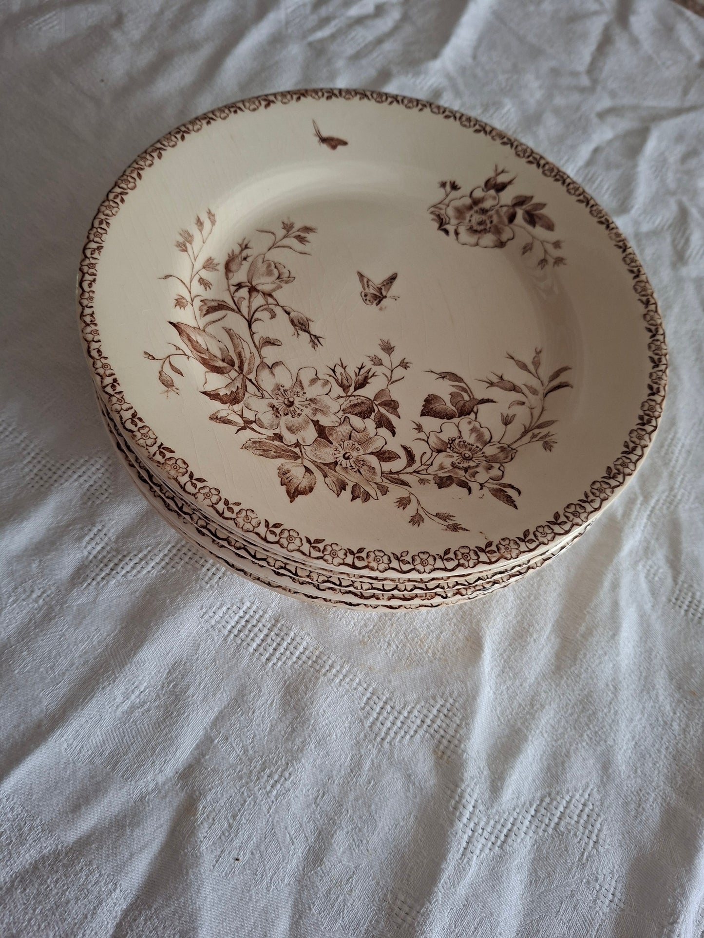 Lot de 8 assiettes plates de la Manufacture de Gien – Modèle Mai (1)