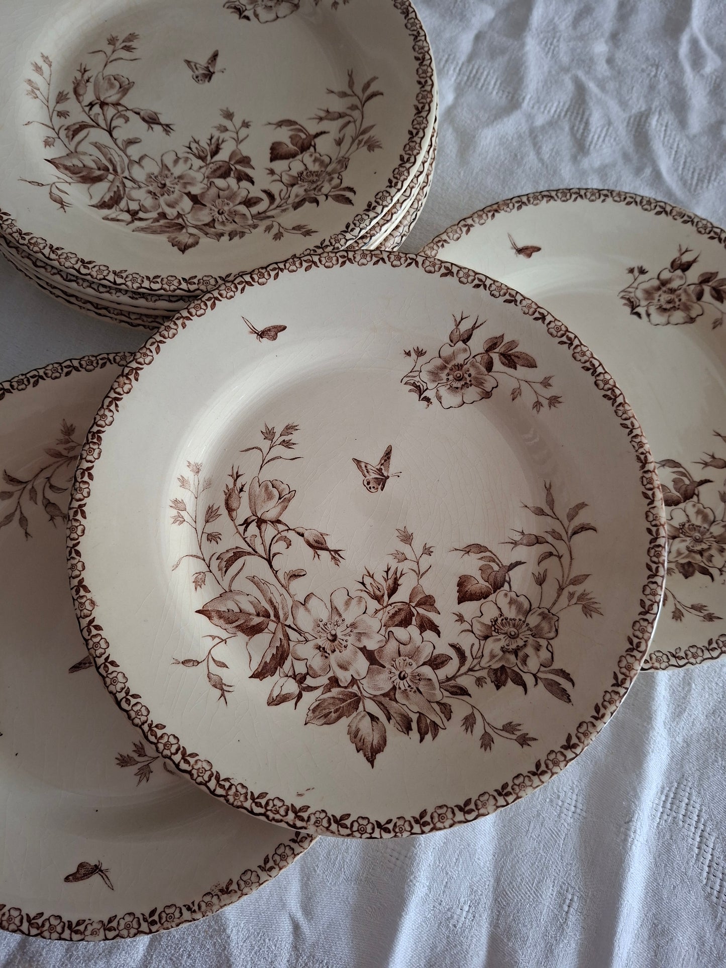 Lot de 8 assiettes plates de la Manufacture de Gien – Modèle Mai (1)