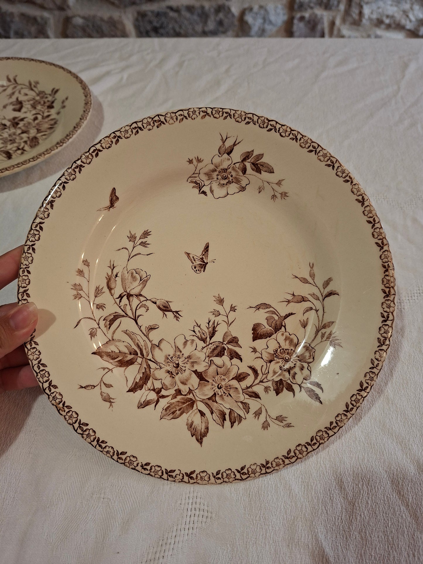 Lot de 8 assiettes plates de la Manufacture de Gien – Modèle Mai (2)