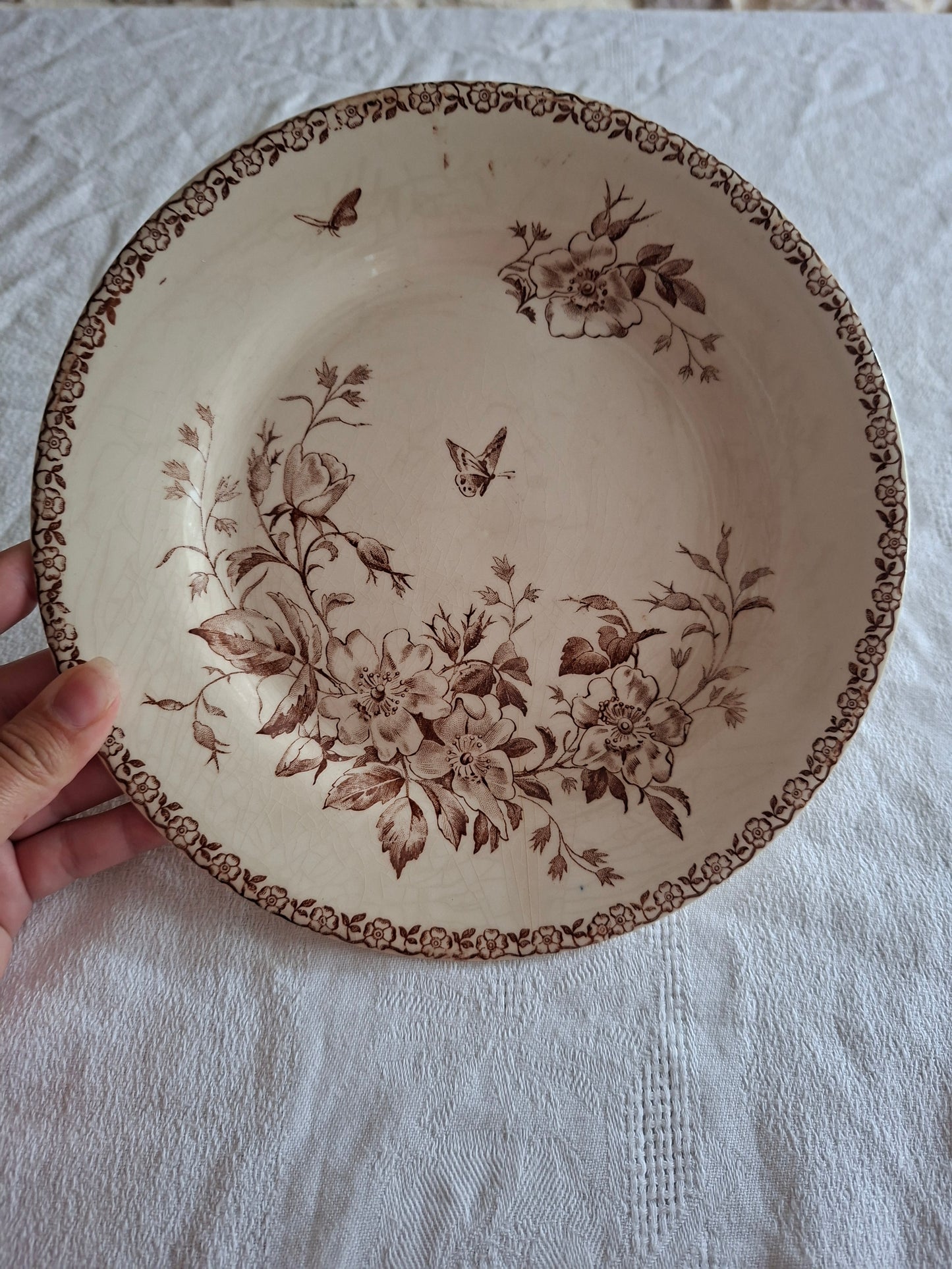 Assiette plate de la Manufacture de Gien – Modèle Mai