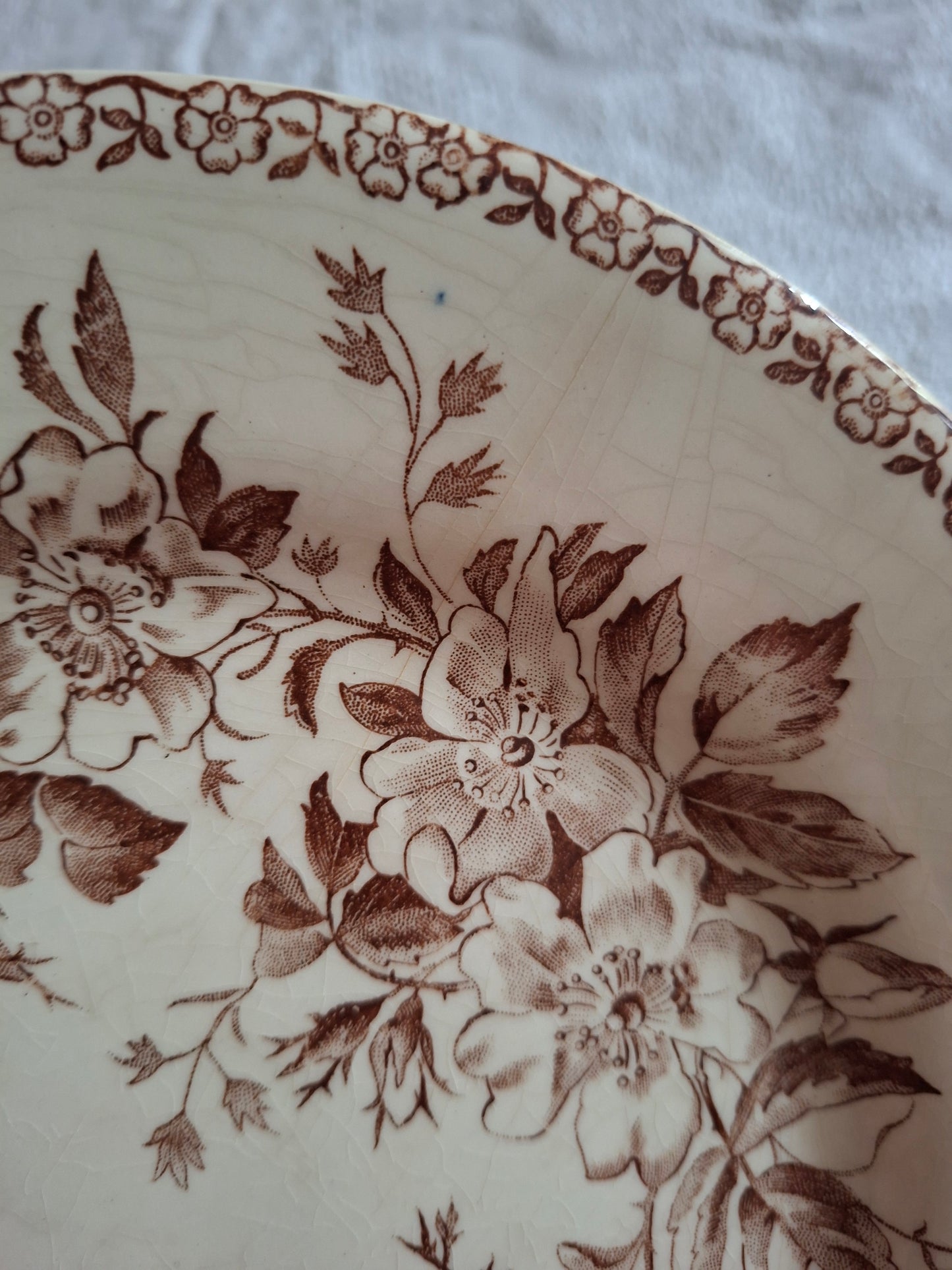 Assiette plate de la Manufacture de Gien – Modèle Mai