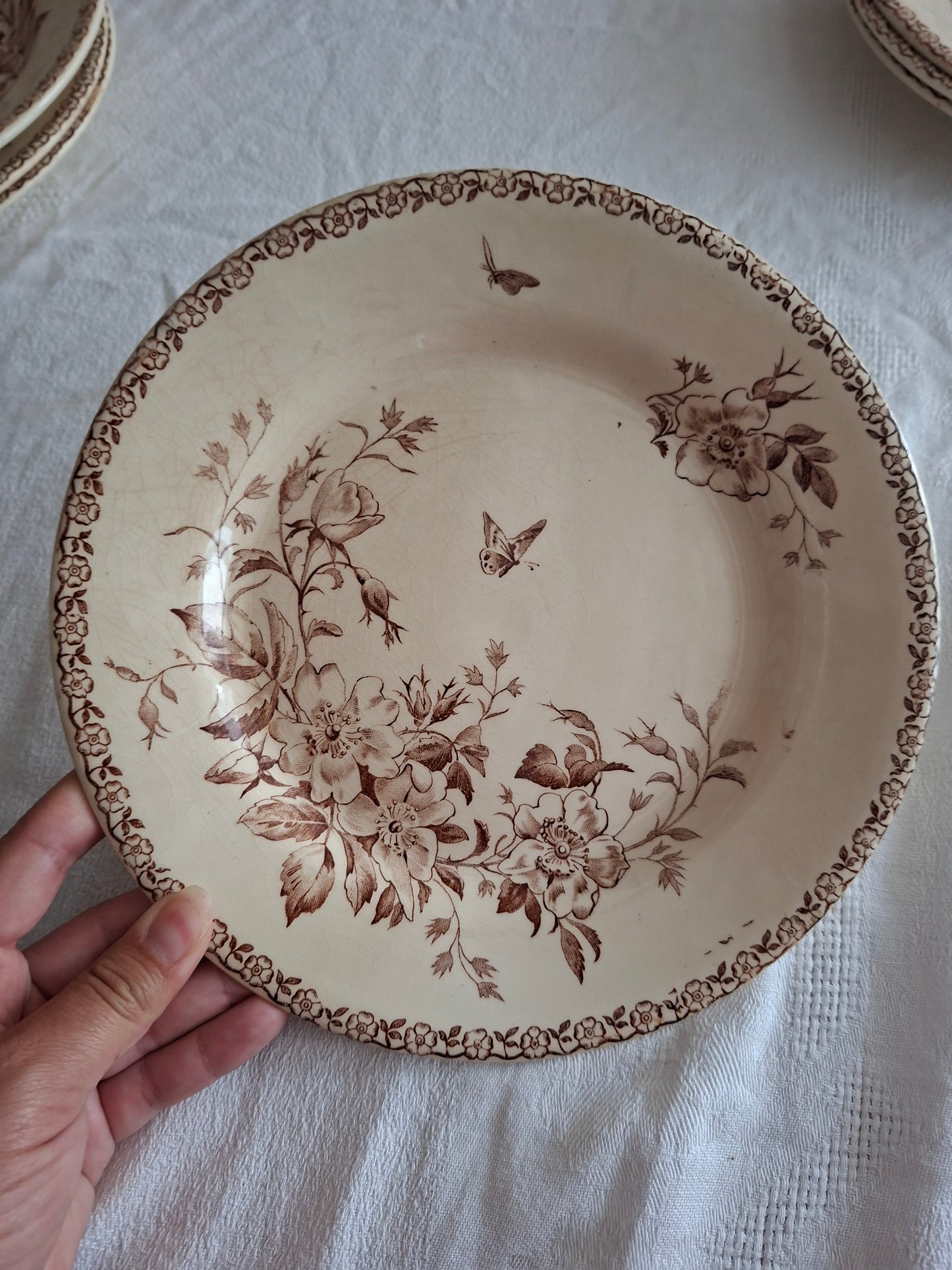 Lot de 8 assiettes plates de la Manufacture de Gien – Modèle Mai (2)