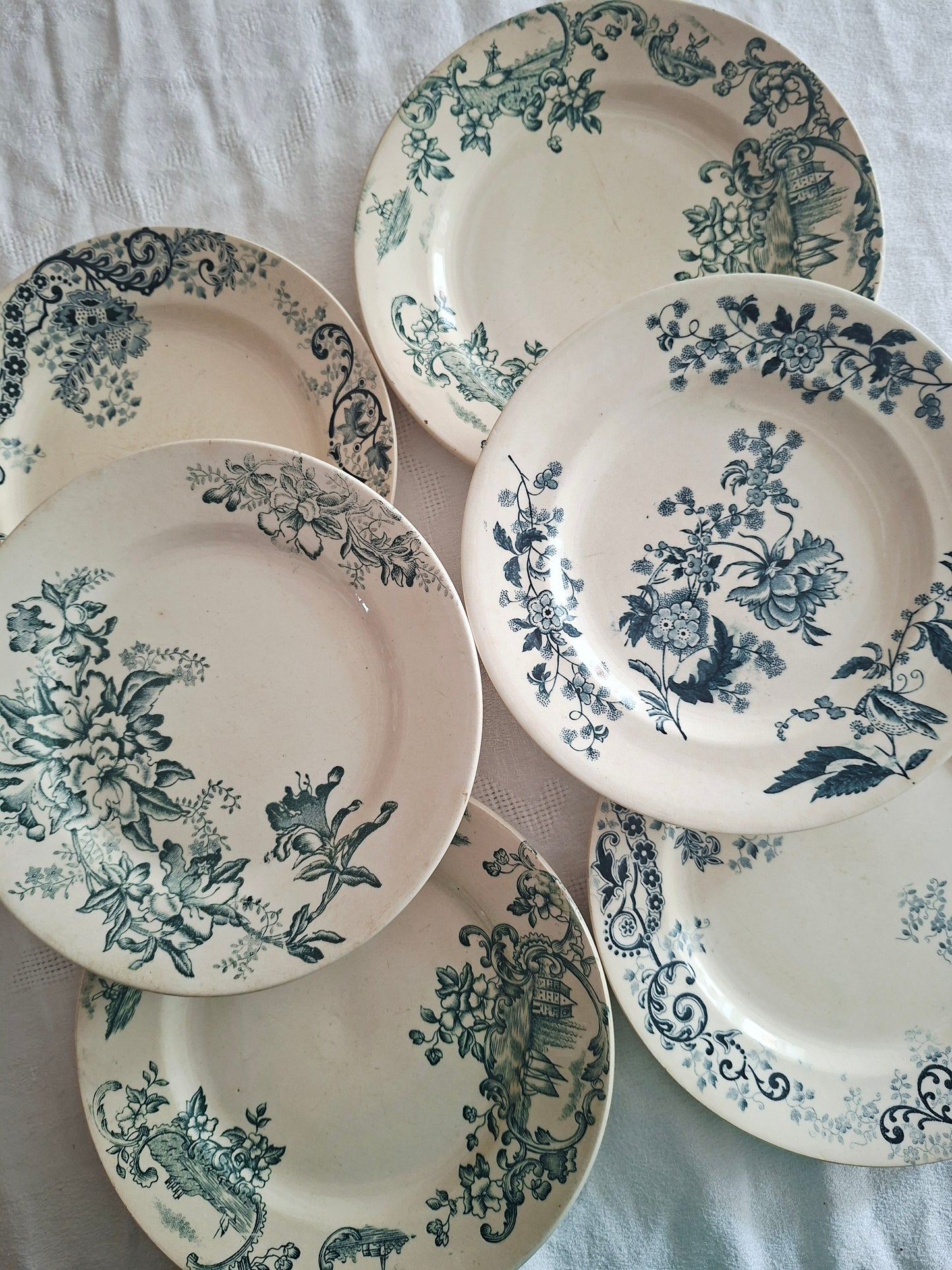 Lot de 6 assiettes plates anciennes – Mix & Match de faïenceries françaises