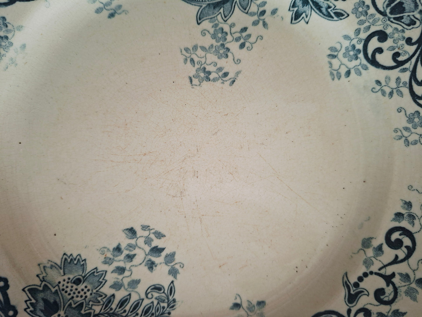 Lot de 6 assiettes plates anciennes – Mix & Match de faïenceries françaises