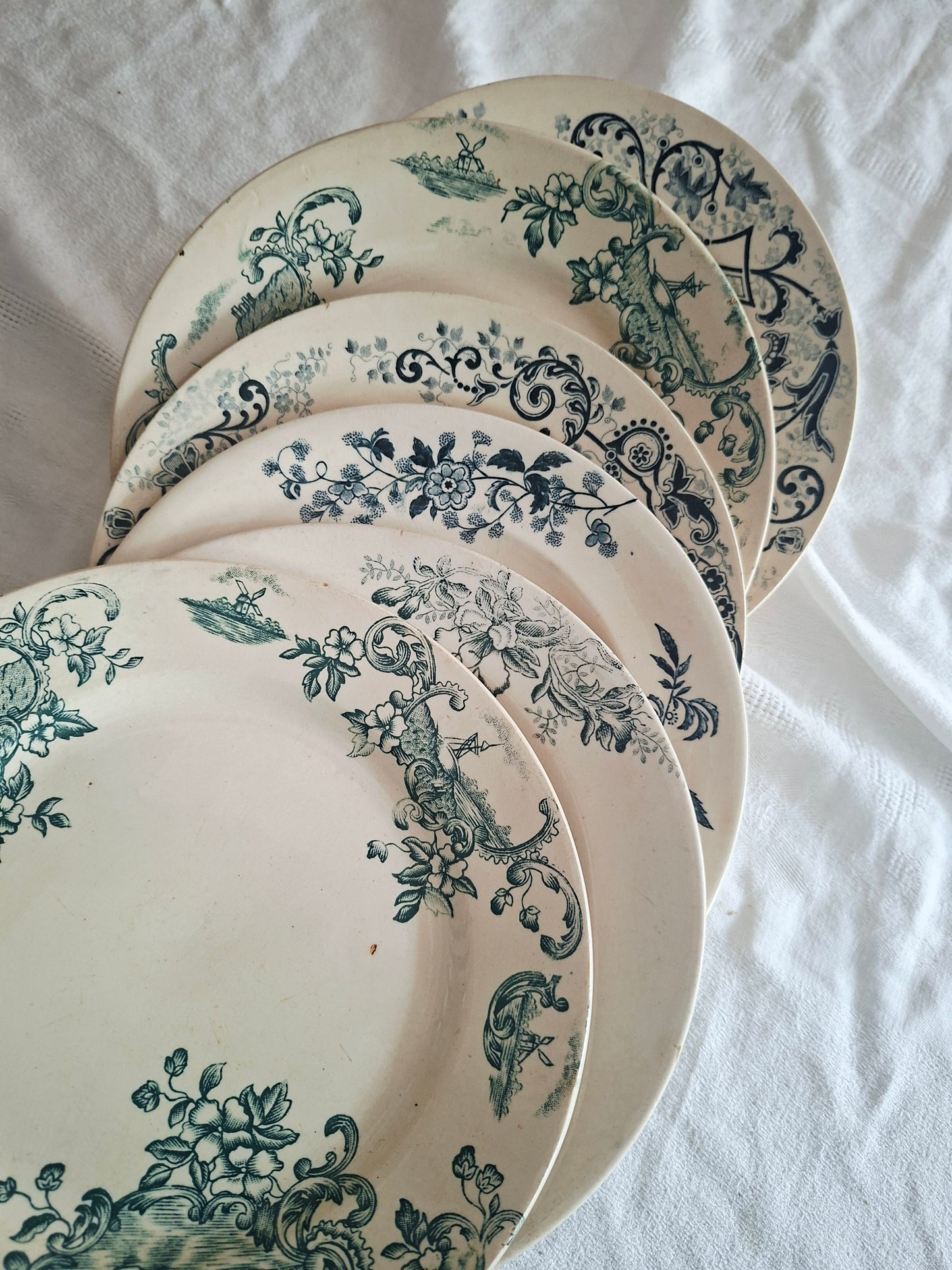 Lot de 6 assiettes plates anciennes – Mix & Match de faïenceries françaises