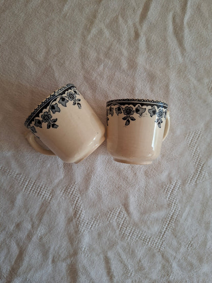 Lot de 2 tasses anciennes en Terre de Fer HB & Cie – Manufacture de Choisy-le-Roi