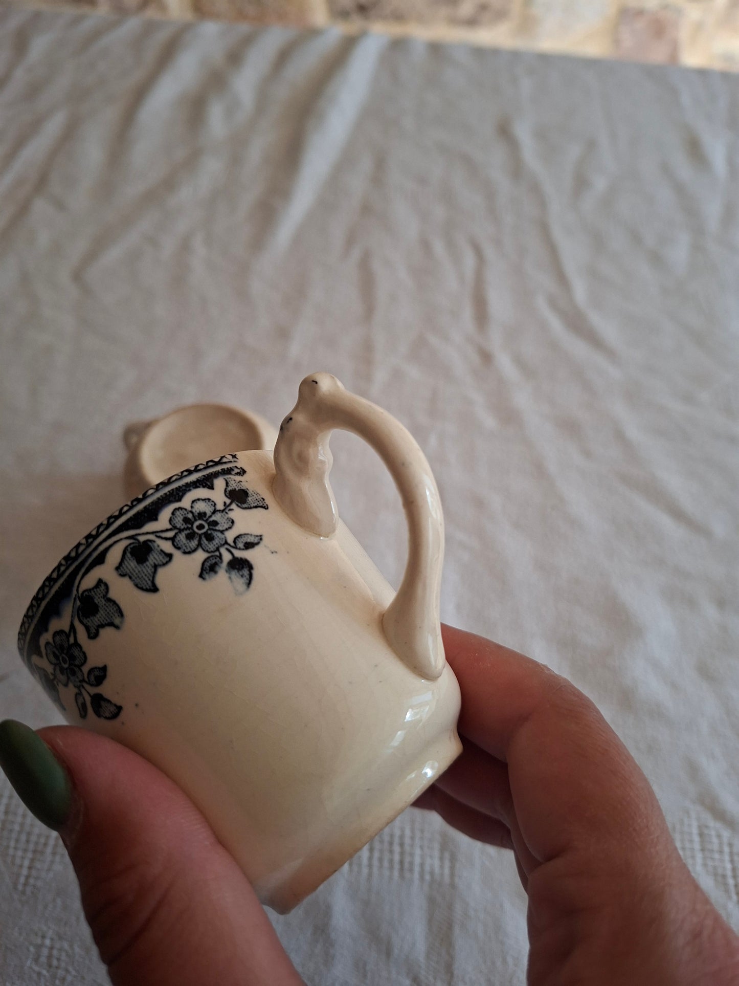 Lot de 2 tasses anciennes en Terre de Fer HB & Cie – Manufacture de Choisy-le-Roi