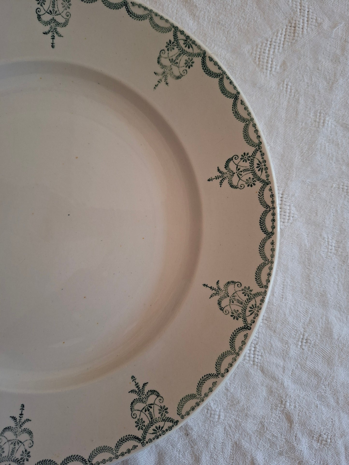 Plat rond ancien Moulin des Loups & Hamage en faïence