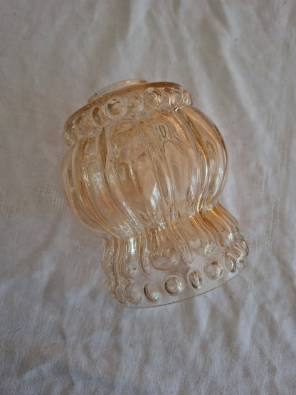 Globe de luminaire ancien en verre