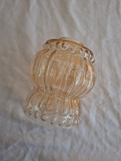 Globe de luminaire ancien en verre
