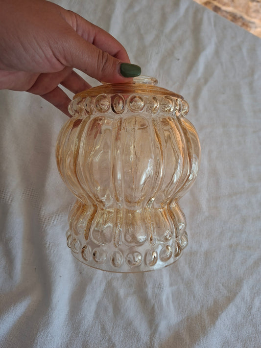 Globe de luminaire ancien en verre