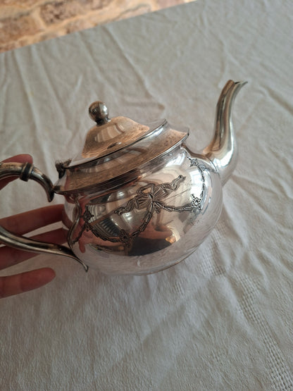 Théière ancienne en métal argenté MH & Co Martinoid