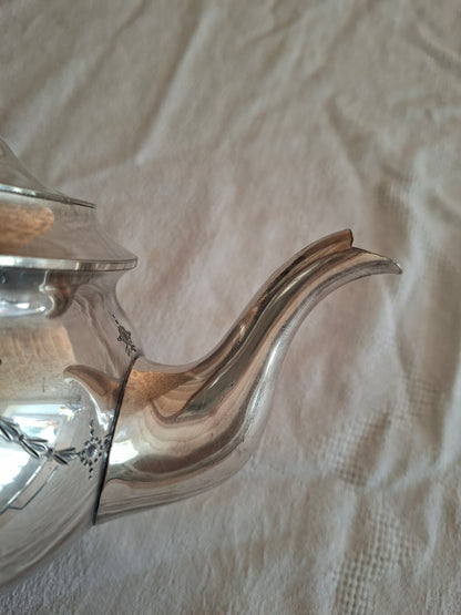 Théière ancienne en métal argenté MH & Co Martinoid