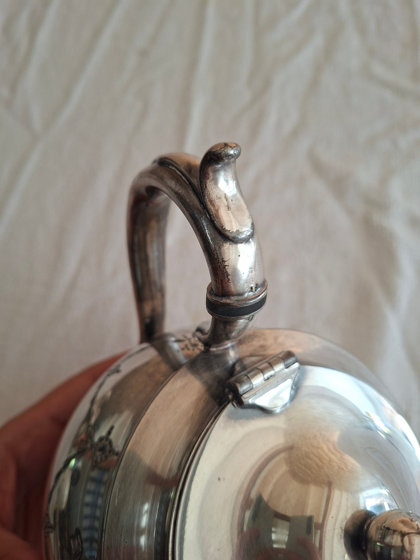 Théière ancienne en métal argenté MH & Co Martinoid