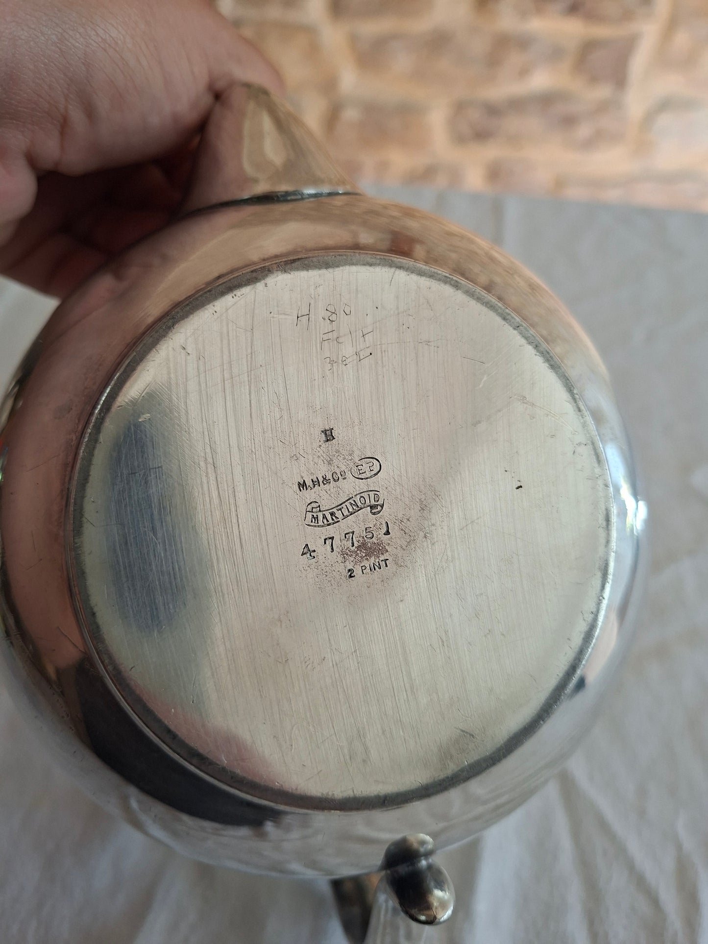 Théière ancienne en métal argenté MH & Co Martinoid