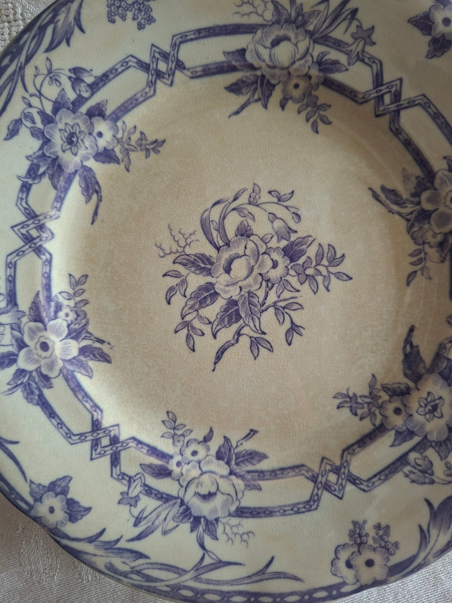 Assiette à dessert n°5 en faïence de Sarreguemines – Modèle Cérès