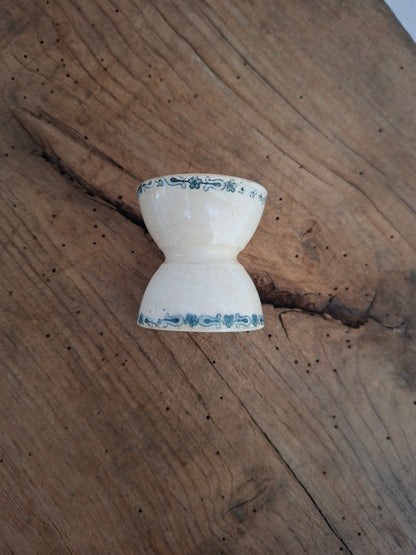 Mix & Match – 6 coquetiers anciens en terre de fer