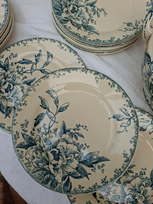 6 assiettes plates  (4) Gien modèle « Milan » en terre de fer