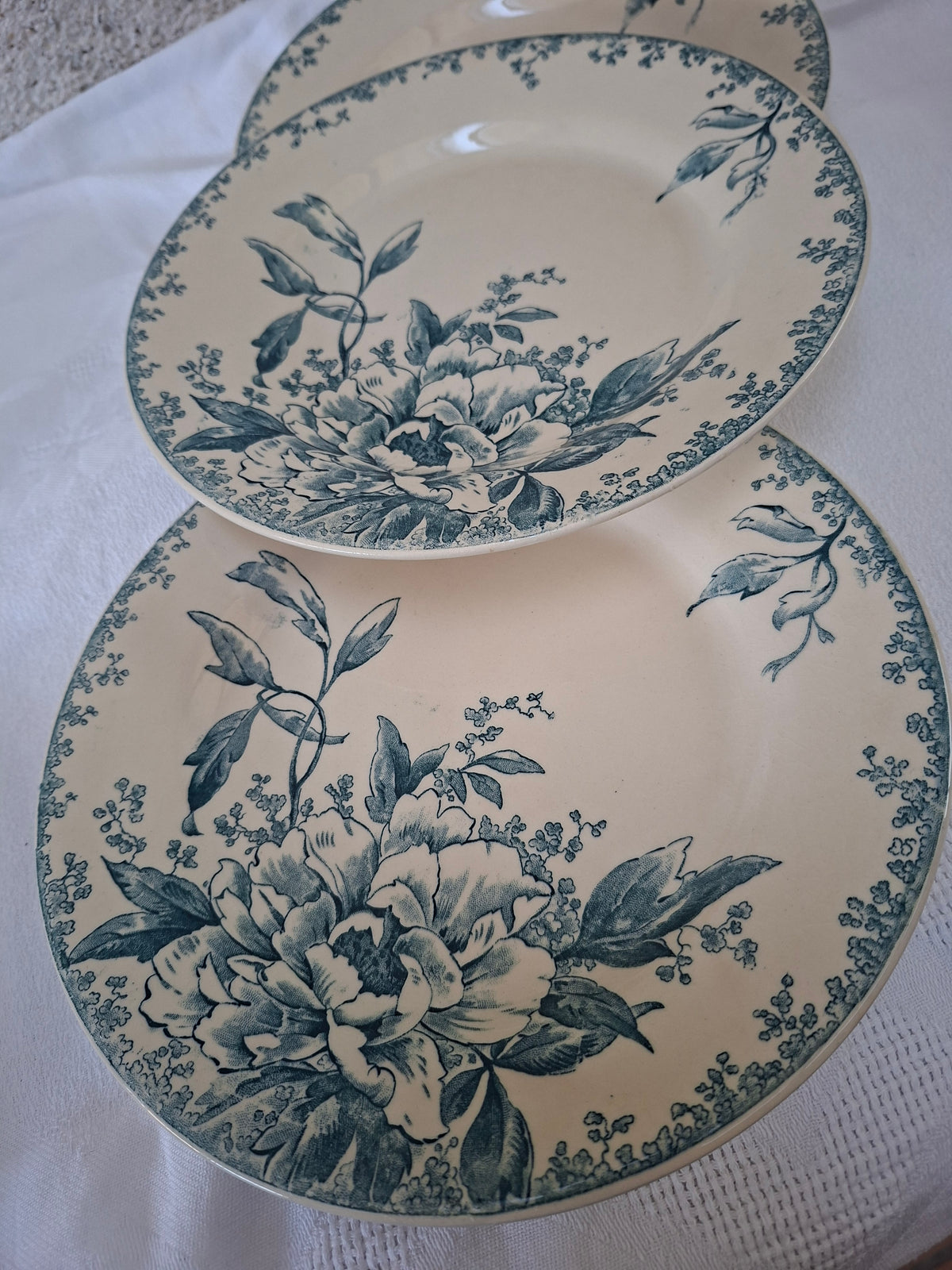6 assiettes plates (2) Gien modèle « Milan » en terre de fer
