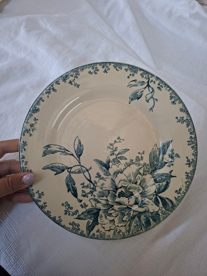 8 assiettes plates Gien modèle « Milan » en terre de fer,