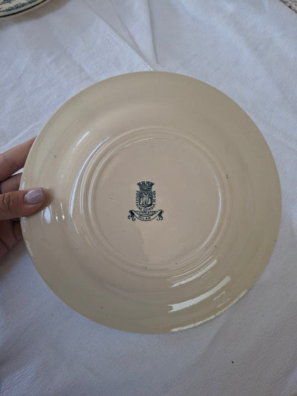 6 assiettes plates (3) Gien modèle « Milan » en terre de fer,