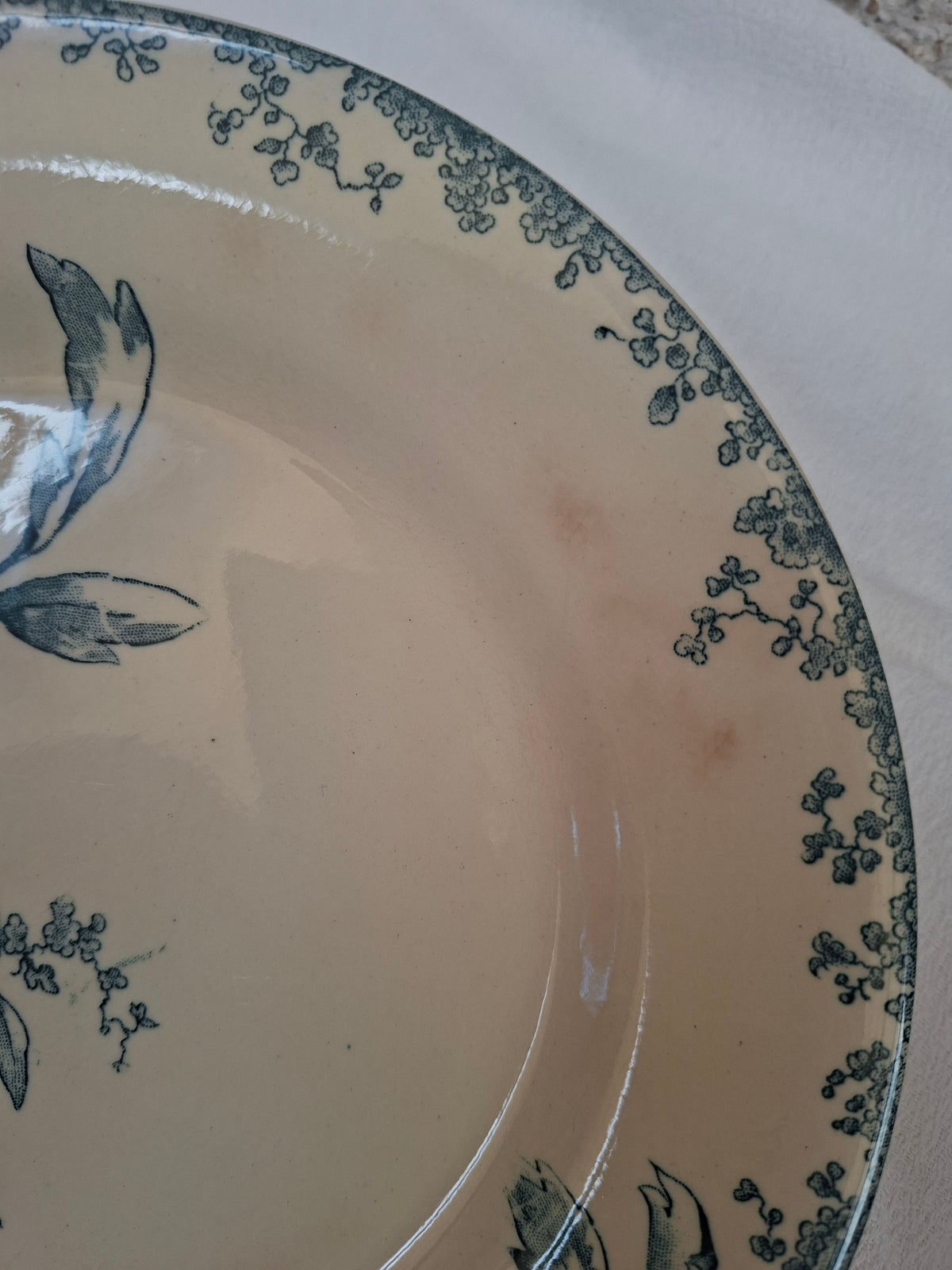 6 assiettes plates  (4) Gien modèle « Milan » en terre de fer