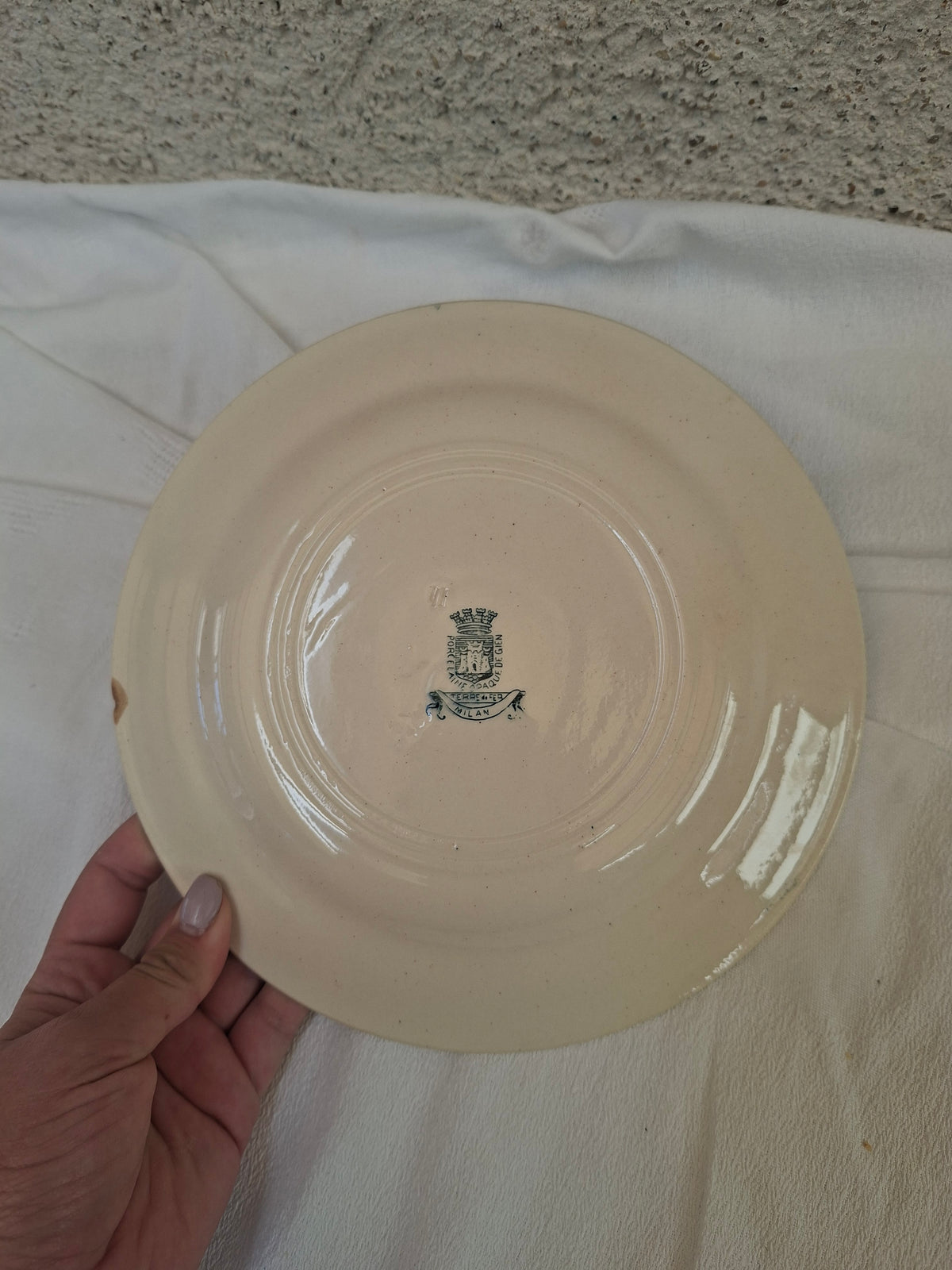 4 assiettes plates (2) Gien modèle « Milan » en terre de fer,