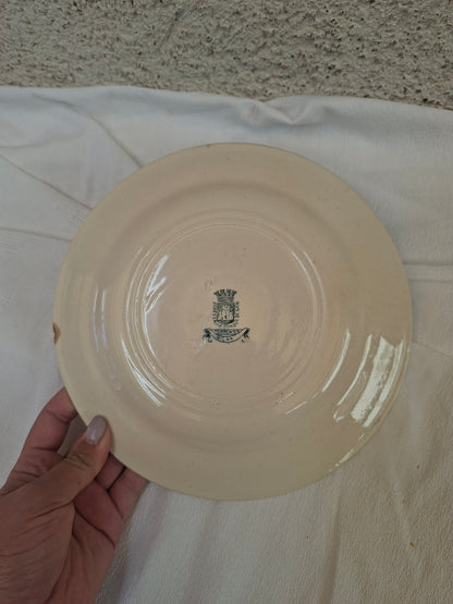 4 assiettes plates (2) Gien modèle « Milan » en terre de fer,