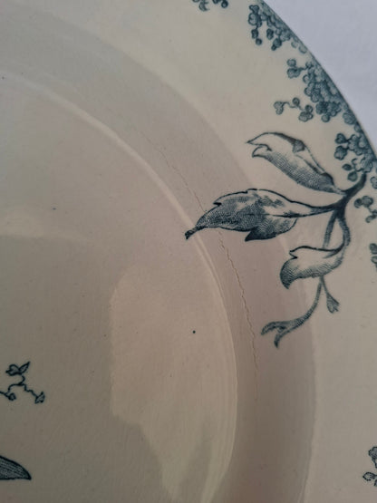 4 assiettes plates (2) Gien modèle « Milan » en terre de fer,