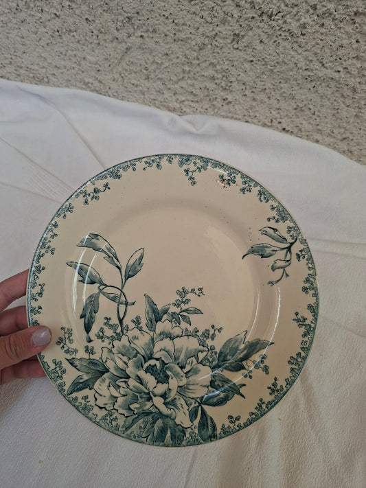 4 assiettes plates (2) Gien modèle « Milan » en terre de fer,