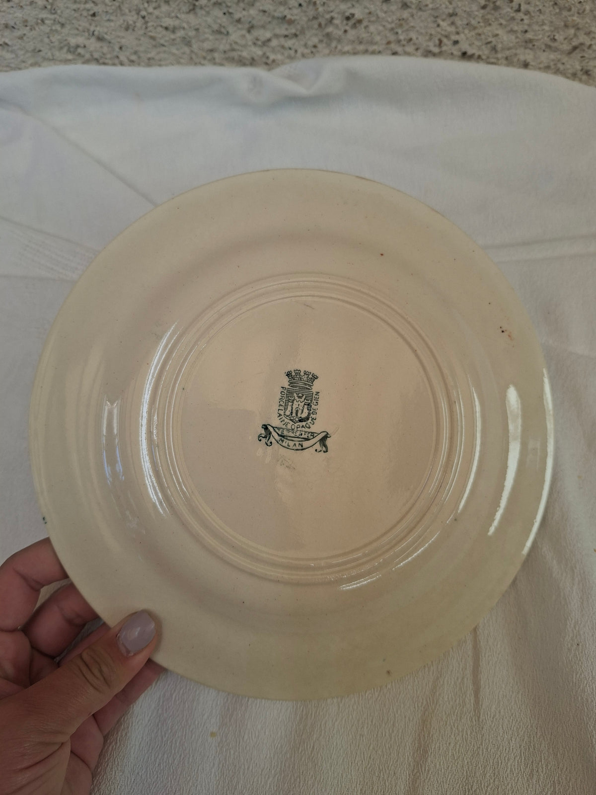 4 assiettes plates (2) Gien modèle « Milan » en terre de fer,