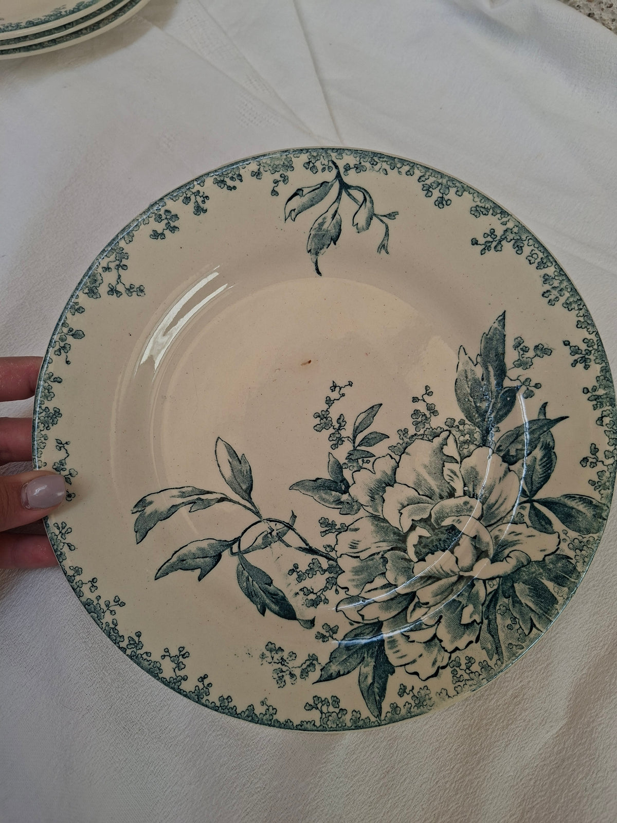 4 assiettes plates (3) Gien modèle « Milan » en terre de fer,