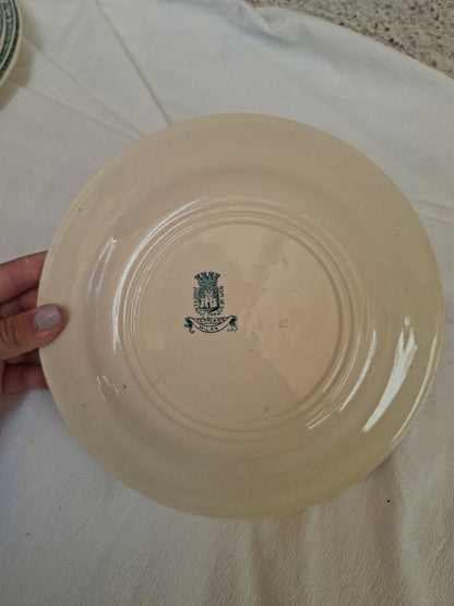 4 assiettes plates (3) Gien modèle « Milan » en terre de fer,
