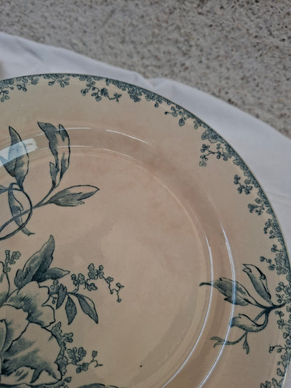 4 assiettes plates (3) Gien modèle « Milan » en terre de fer,